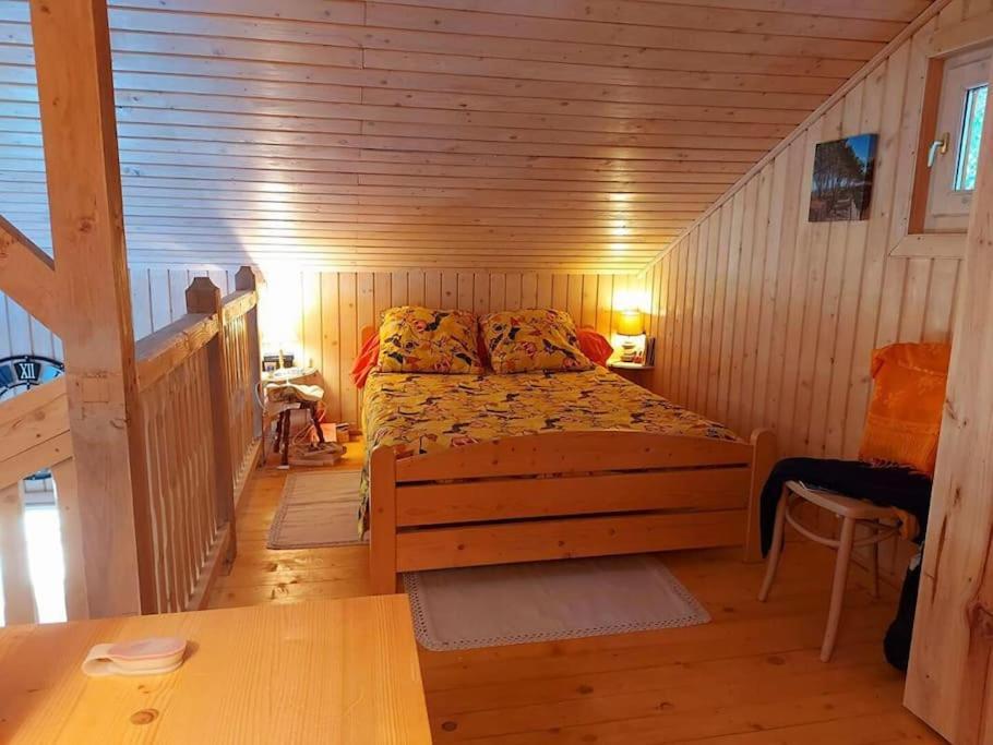 Chalet Au Milieu De La Foret Avec Lac A Proximite Layrac Exterior photo