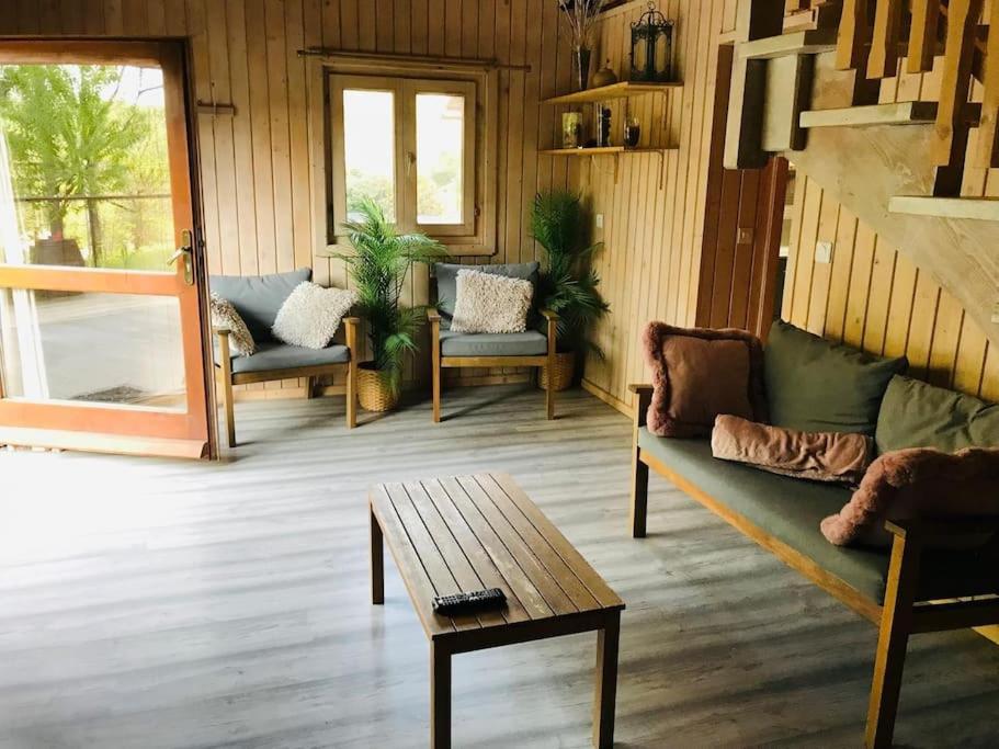 Chalet Au Milieu De La Foret Avec Lac A Proximite Layrac Exterior photo