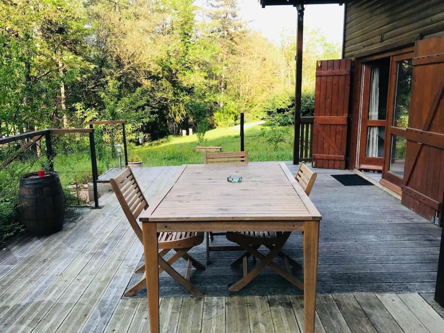 Chalet Au Milieu De La Foret Avec Lac A Proximite Layrac Exterior photo