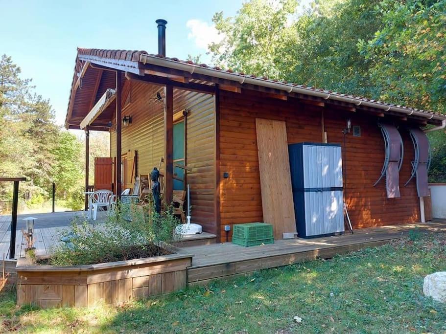 Chalet Au Milieu De La Foret Avec Lac A Proximite Layrac Exterior photo